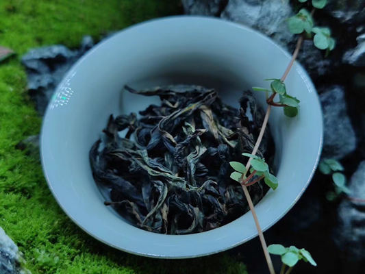 Jin Junmei 80g konserve hediye kutusu çay wuyi dağ çiçeği küçük tohum lianyun çay fabrikası toptan