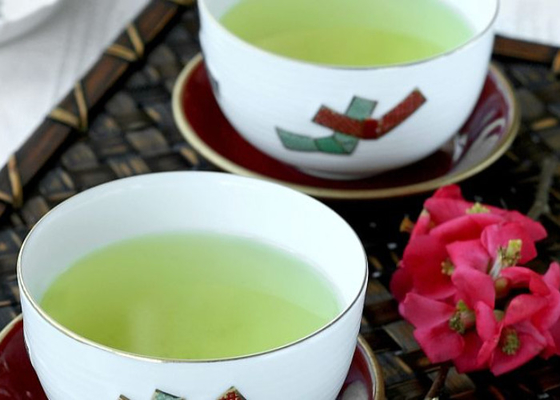 Yüksek sıcaklıkta pişirilmiş Souchong Siyah Çay Gümüş Junmei Bir ya da iki tomurcuk