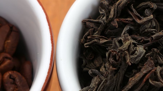 Smoky Lapsang, 95-100°C sıcaklıkta ve 3-5 dakika süre ile çay üretir.
