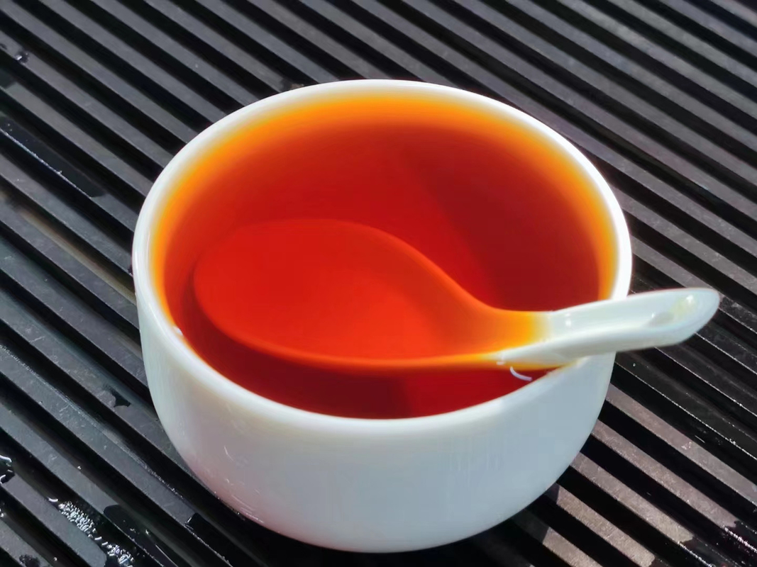 Jin Junmei 80g konserve hediye kutusu çay wuyi dağ çiçeği küçük tohum lianyun çay fabrikası toptan