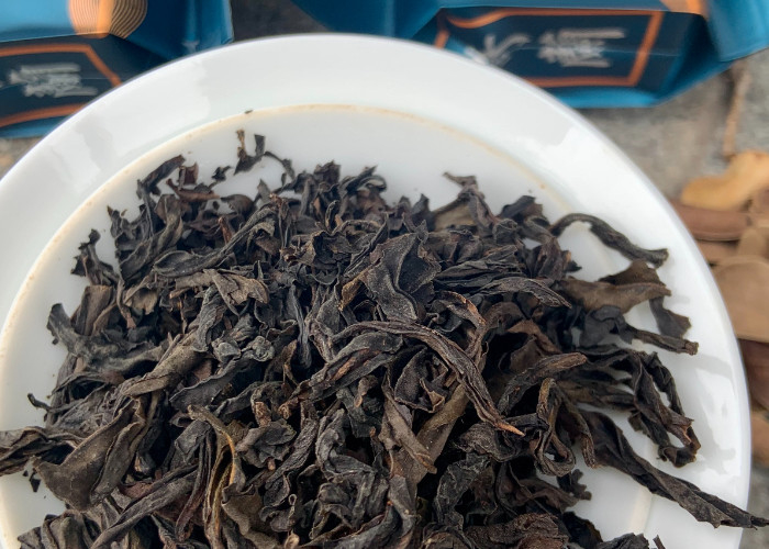 Smoky Lapsang, 95-100°C sıcaklıkta ve 3-5 dakika süre ile çay üretir.